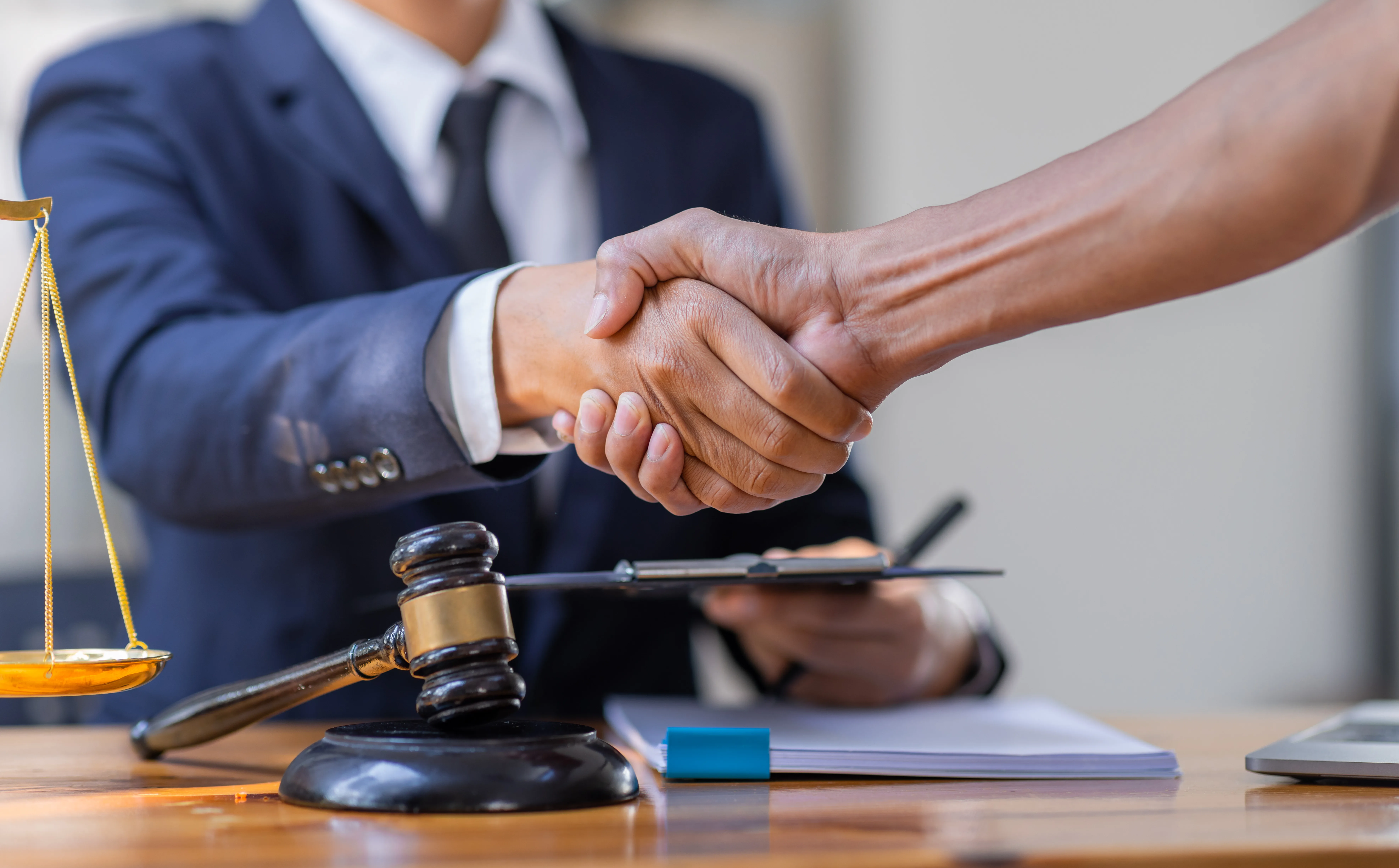 Les clauses essentielles d'un bail commercial bien rédigé